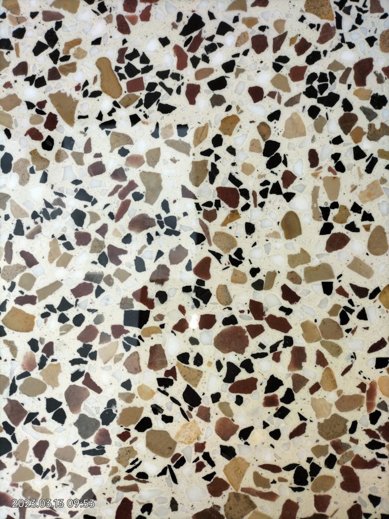 Terrazzo rood geel zwart bruin marmer graniet